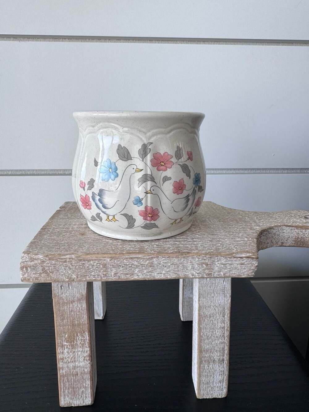 Country Classics Action Collection Goose Floral Planter